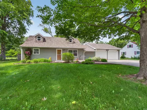7525 Diane Dr, Fort Wayne, IN 46835