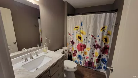Bath - 565 E Morse St, Markle, IN 46770 photo 2 of 2
