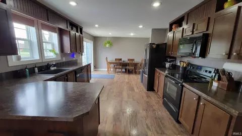 Kitchen - 565 E Morse St, Markle, IN 46770 photo 1 of 2