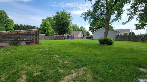 Exterior - 565 E Morse St, Markle, IN 46770 photo 2 of 8