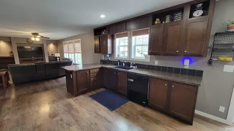 Kitchen - 565 E Morse St, Markle, IN 46770 photo 2 of 2