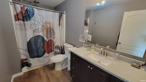 Bath - 565 E Morse St, Markle, IN 46770 photo 1 of 2