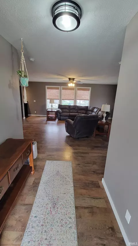 Entry Way - 565 E Morse St, Markle, IN 46770 photo 2 of 4
