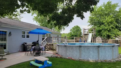 Exterior - 565 E Morse St, Markle, IN 46770 photo 6 of 8