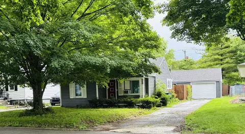 2004 N Milton St, Muncie, IN 47303