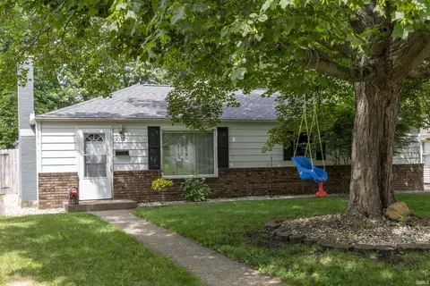 2527 Sampson St, South Bend, IN 46614