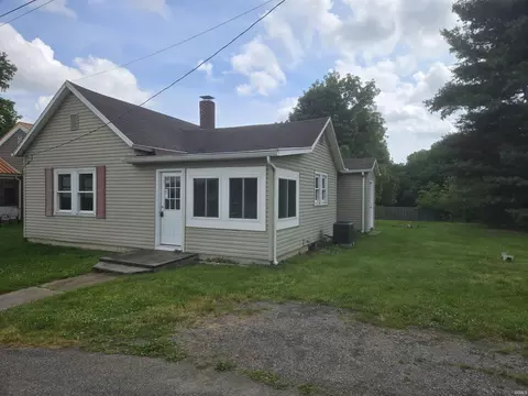 1398 S Us33 Hwy, Wolf Lake, IN 46794