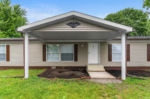 506 E Main St, Chalmers, IN 47929