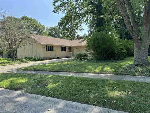 2707 W Woodbridge Dr, Muncie, IN 47304
