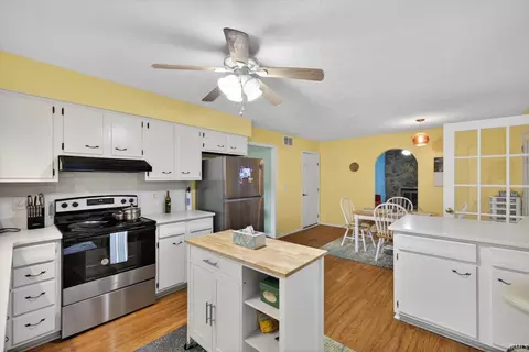 Kitchen - 3517 E Dunstan Dr, Bloomington, IN 47401 photo 2 of 2