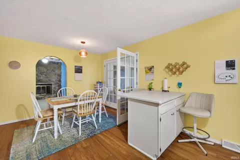 Dining - 3517 E Dunstan Dr, Bloomington, IN 47401 photo 5 of 5