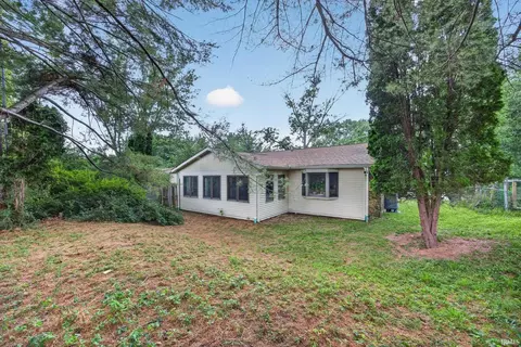 Exterior - 3517 E Dunstan Dr, Bloomington, IN 47401 photo 5 of 9