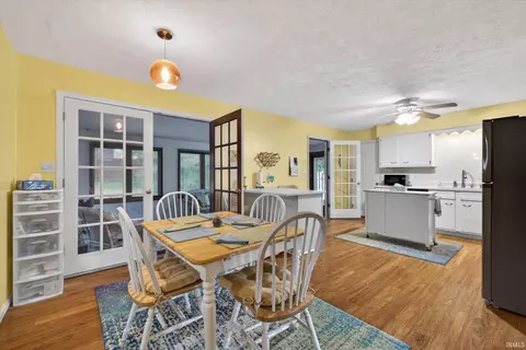 Dining - 3517 E Dunstan Dr, Bloomington, IN 47401 photo 2 of 5