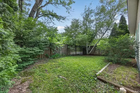 Exterior - 3517 E Dunstan Dr, Bloomington, IN 47401 photo 7 of 9