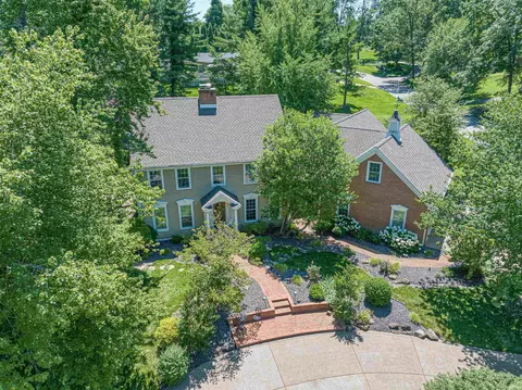 4001 Wood Castle Rd, Evansville, IN 47711