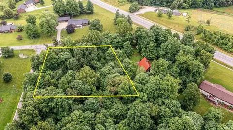 E Maple Drive, Huntingburg, IN 47542