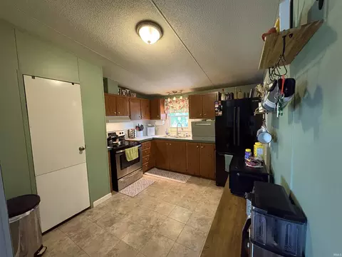 322 E 1st St, Ferdinand, IN 47532 photo 4