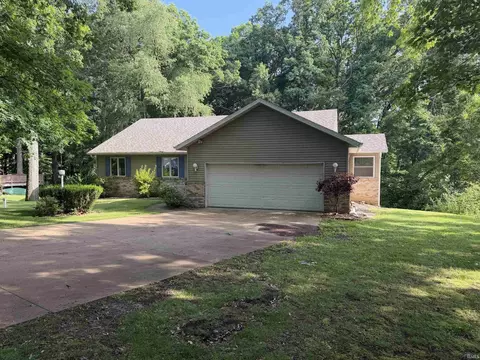 15312 Carriage Way St, Plymouth, IN 46563