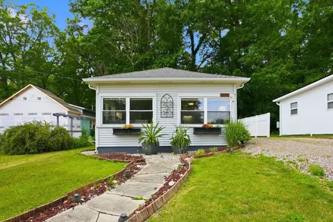 3020 W Sycamore Beach Rd, Angola, IN 46703
