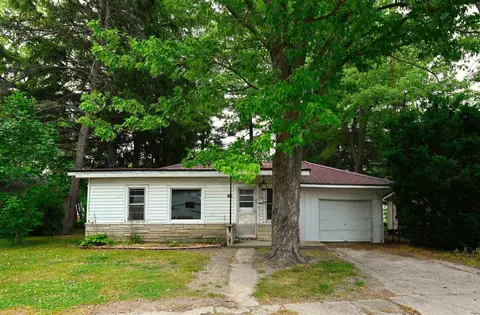 436 W Jefferson St, Winamac, IN 46996
