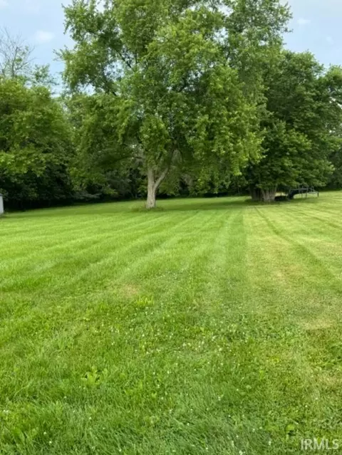609 NE 11th St, Linton, IN 47441