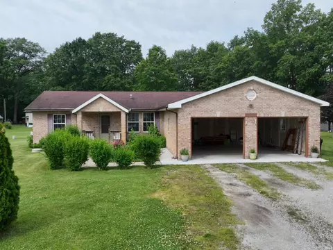 11758 W Smith Ridge Ct, Monticello, IN 47960