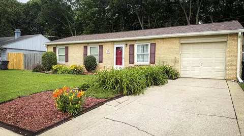 1424 S Pleasantview Dr, Yorktown, IN 47396