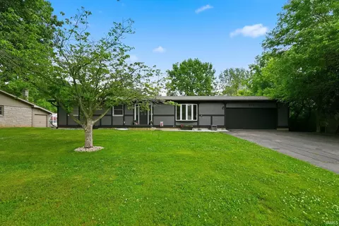 574 S Circle Dr, Warsaw, IN 46580