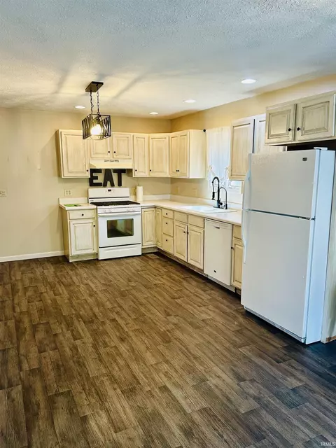 909 E 10th St, Fowler, IN 47944 photo 5