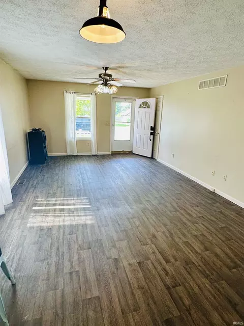 Living - 909 E 10th St, Fowler, IN 47944 photo 1 of 1