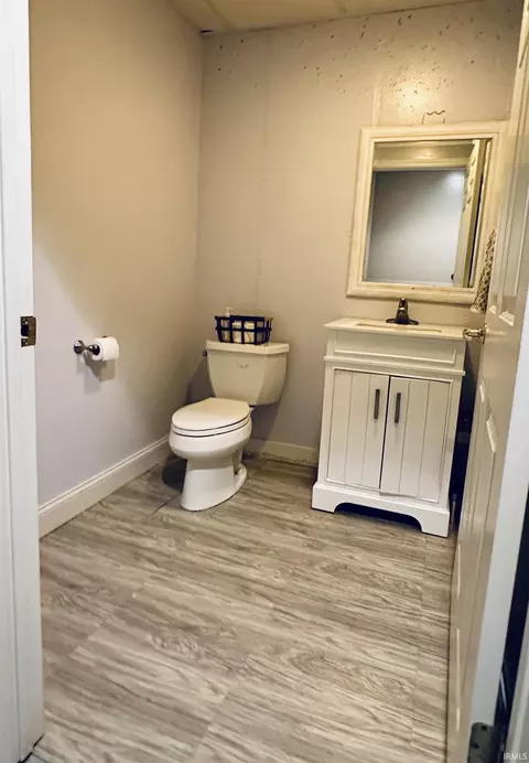Bath - 909 E 10th St, Fowler, IN 47944 photo 2 of 2