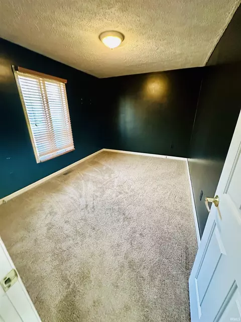 Bedroom - 909 E 10th St, Fowler, IN 47944 photo 3 of 4