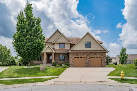 2002 Falcon Ridge Ct, Fort Wayne, IN 46845