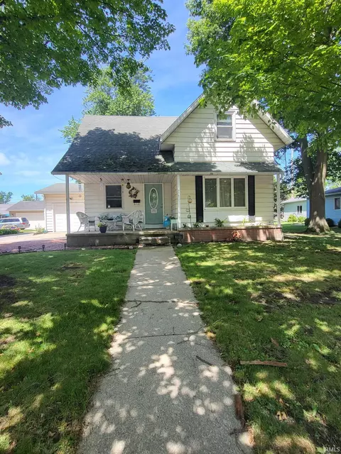 706 S Main St, Nappanee, IN 46550