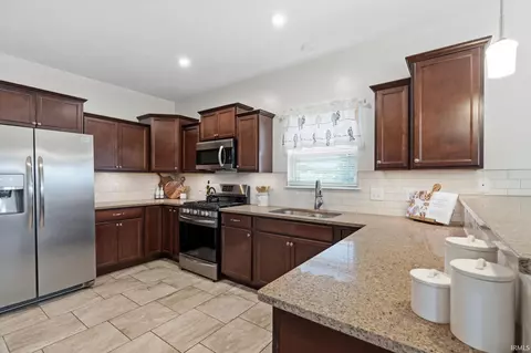 Kitchen - 3293 Charlais Cir, Delphi, IN 46923 photo 2 of 4