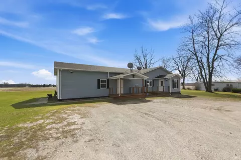 3650 S Sr 9, Wolcottville, IN 46795