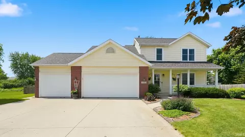 8211 Fallen Pine Ct, Fort Wayne, IN 46815