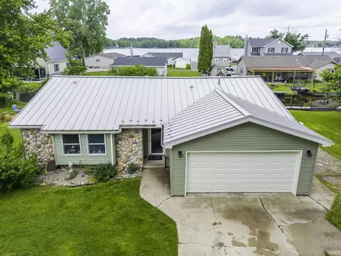 1555 E 770 S, Wolcottville, IN 46795