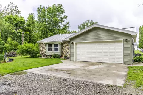 1555 E 770 S, Wolcottville, IN 46795