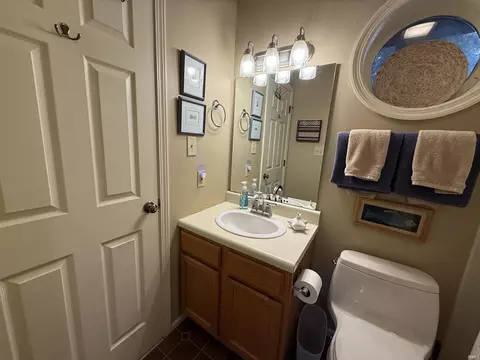 Bath - 3930 Eagle Bay Dr, Bloomington, IN 47401 photo 1 of 2