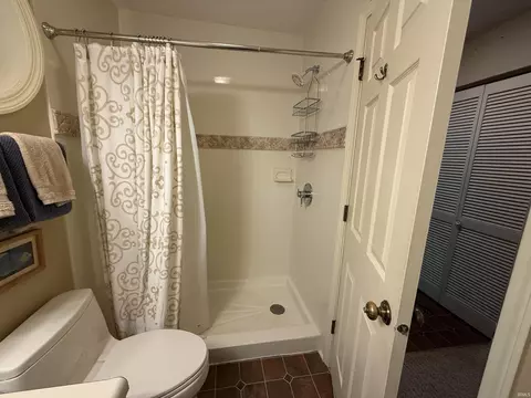 Bath - 3930 Eagle Bay Dr, Bloomington, IN 47401 photo 2 of 2