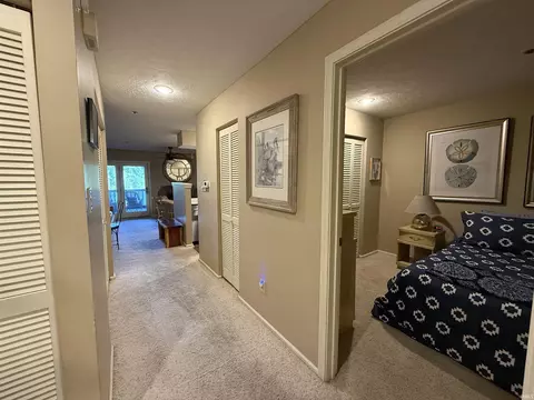 Entry Way - 3930 Eagle Bay Dr, Bloomington, IN 47401 photo 3 of 4
