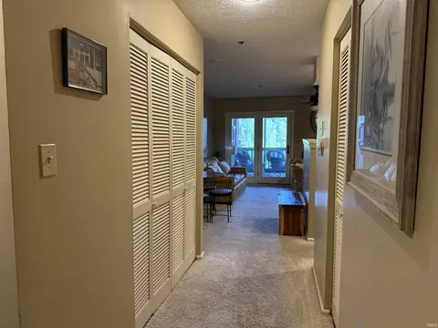 Entry Way - 3930 Eagle Bay Dr, Bloomington, IN 47401 photo 2 of 4