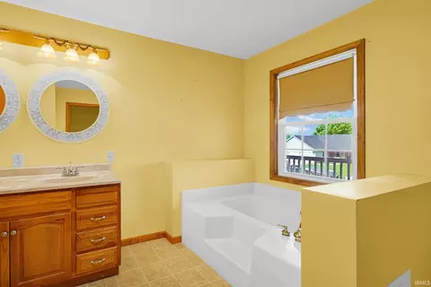 Bath - 305 Candlelight Ln, Oolitic, IN 47451 photo 2 of 5