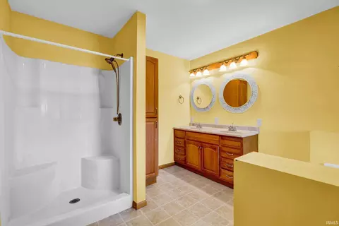 Bath - 305 Candlelight Ln, Oolitic, IN 47451 photo 1 of 5