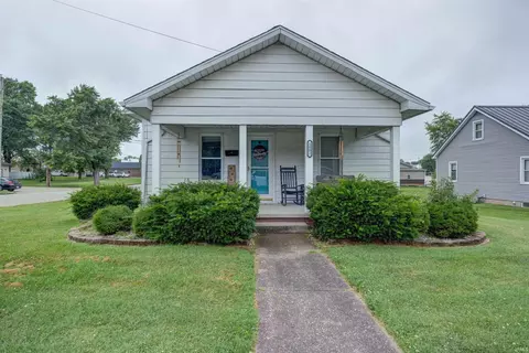 1002 Jackson St, Huntingburg, IN 47542
