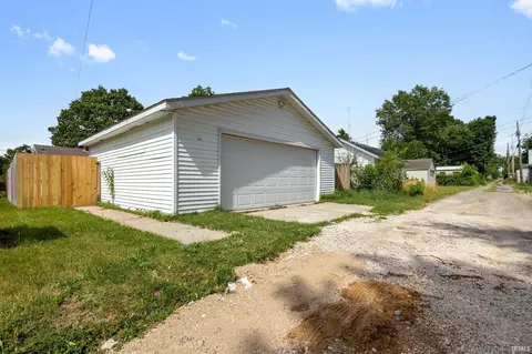 Exterior - 1606 E Fox St, South Bend, IN 46613 photo 5 of 6