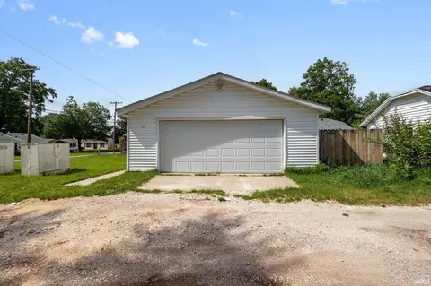 Exterior - 1606 E Fox St, South Bend, IN 46613 photo 4 of 6