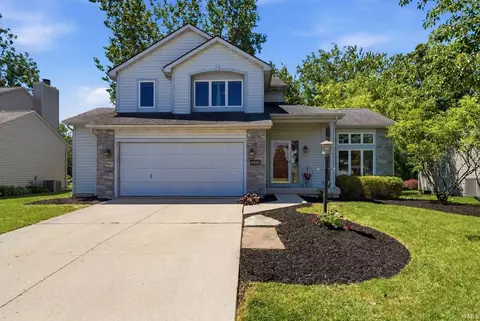 2317 Broken Oak Rd, Fort Wayne, IN 46818