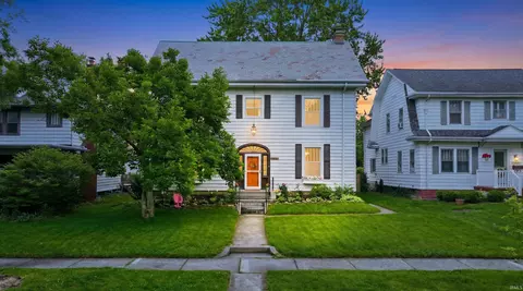 2706 West Dr, Fort Wayne, IN 46805